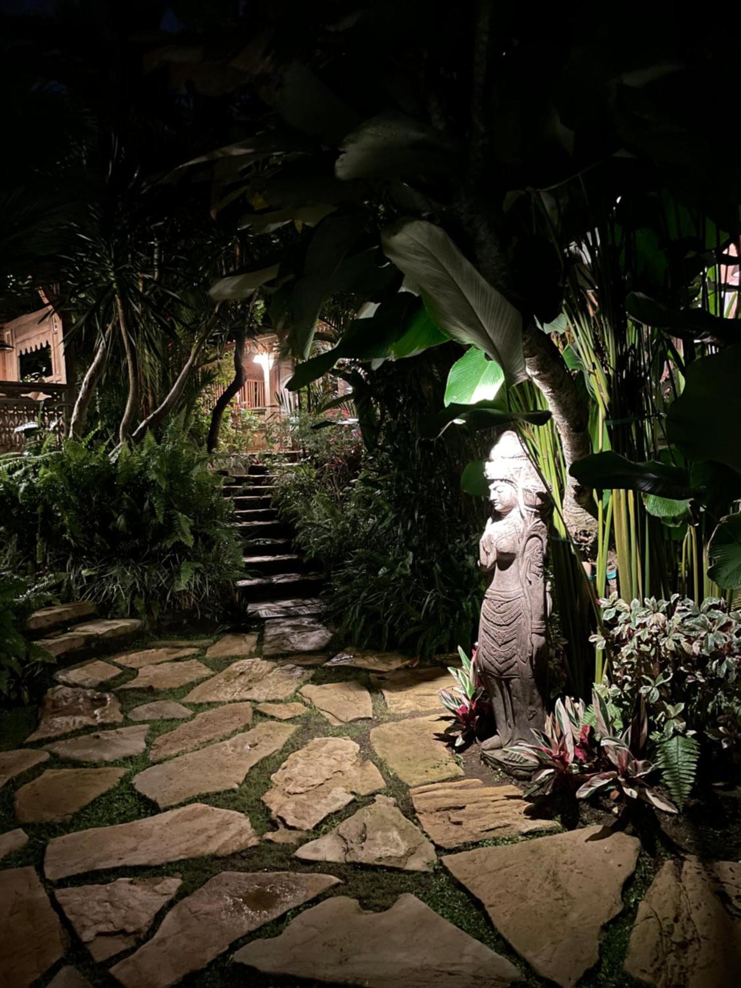 Umakayu Joglo Villa Canggu - Boutique Hotel Buitenkant foto